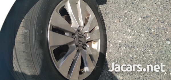 Honda Stepwgn 2,0L 2012-7