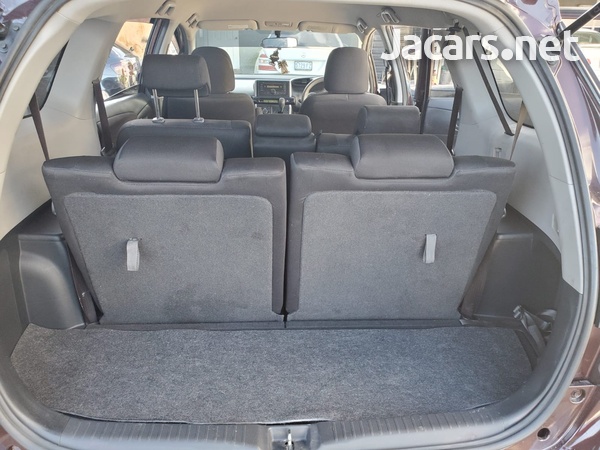 Toyota Wish 1,8L 2013-7