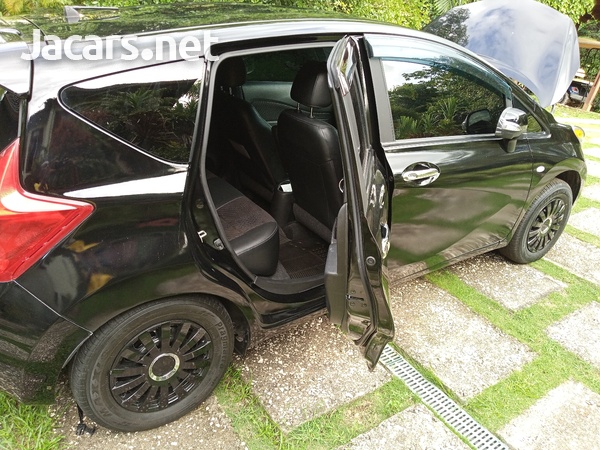 Nissan Versa 1,3L 2013-4