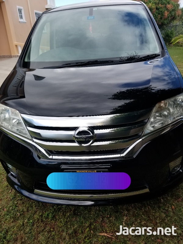 Nissan Serena 2,0L 2012-1