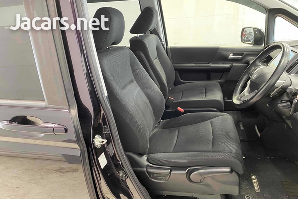 Honda Stepwgn Spada 2,0L 2013-7