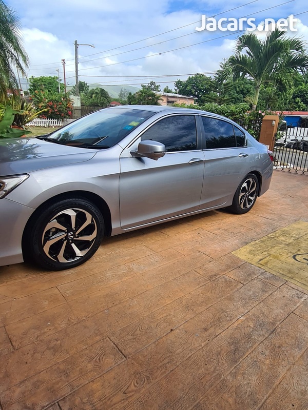 Honda Accord 2,0L 2017-7