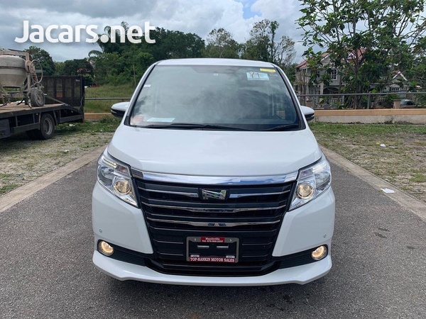 Toyota Noah 2,0L 2016-1