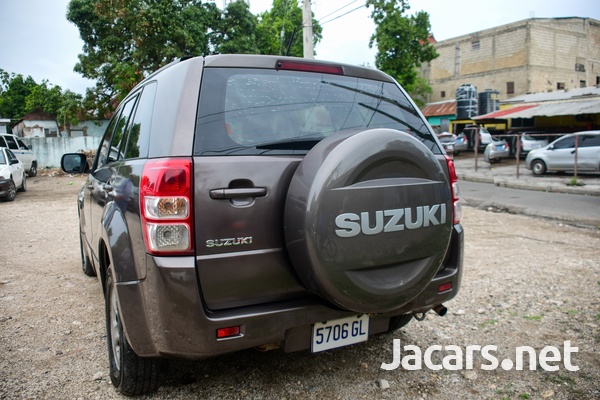 Suzuki Grand Vitara 2,0L 2013-5