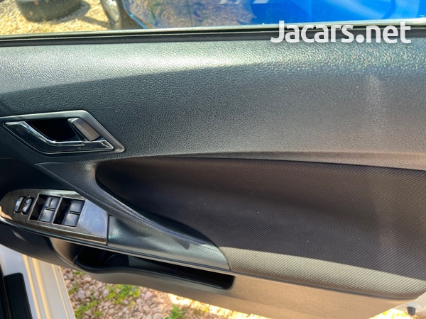 Toyota Mark X 2,5L 2015-11