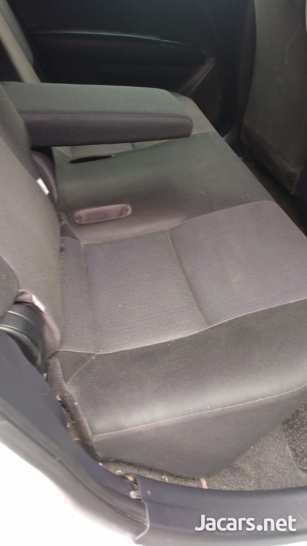 Toyota Fielder 1,6L 2014-3
