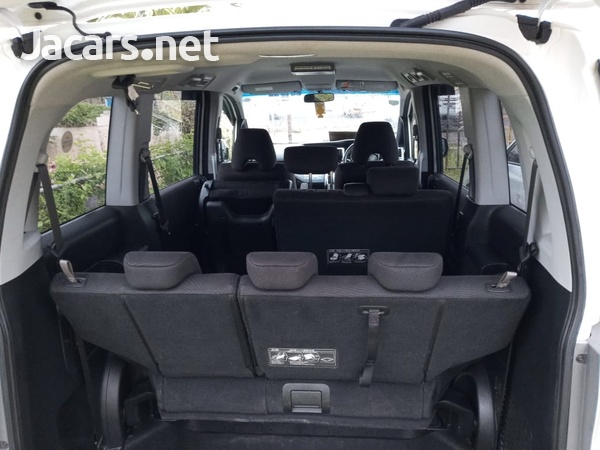 Honda Stepwgn Spada 2,0L 2014-9