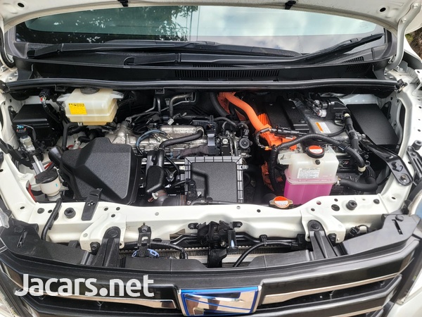 Toyota Noah 2,0L 2016-10