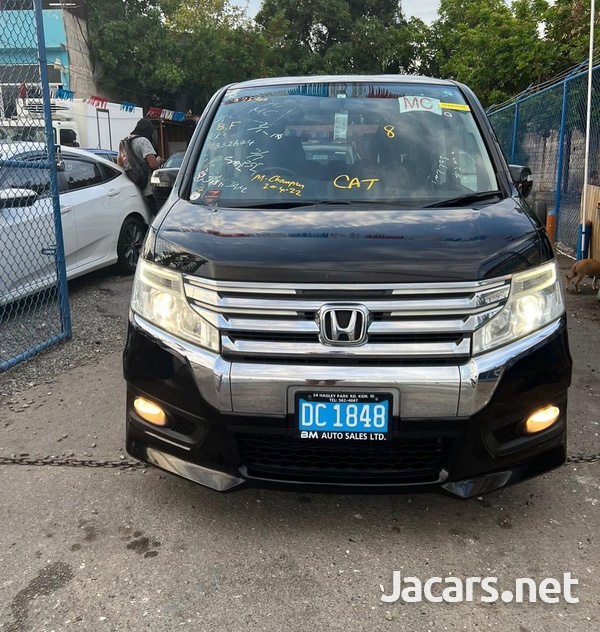 Honda Stepwgn Spada 2,0L 2013-10