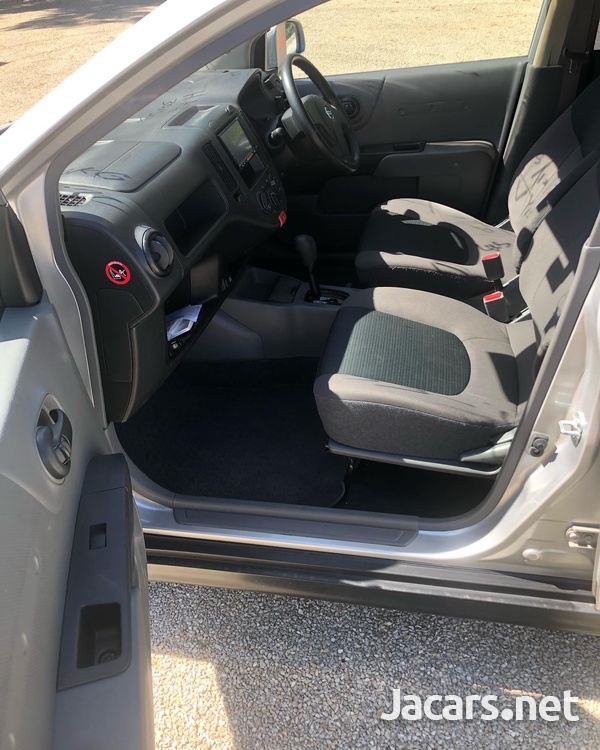 Nissan AD Wagon 1,5L 2016-4