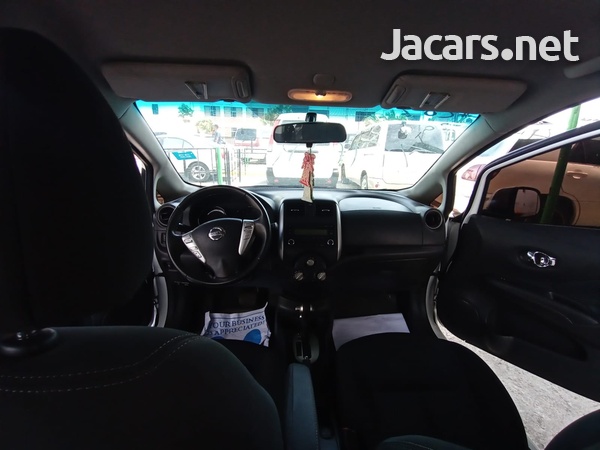 Nissan Versa 1,3L 2014-7