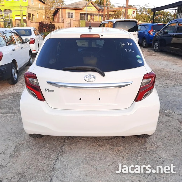Toyota Vitz 1,0L 2016-4