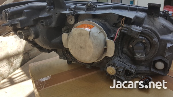 Subaru Legacy BP5 headlights-4