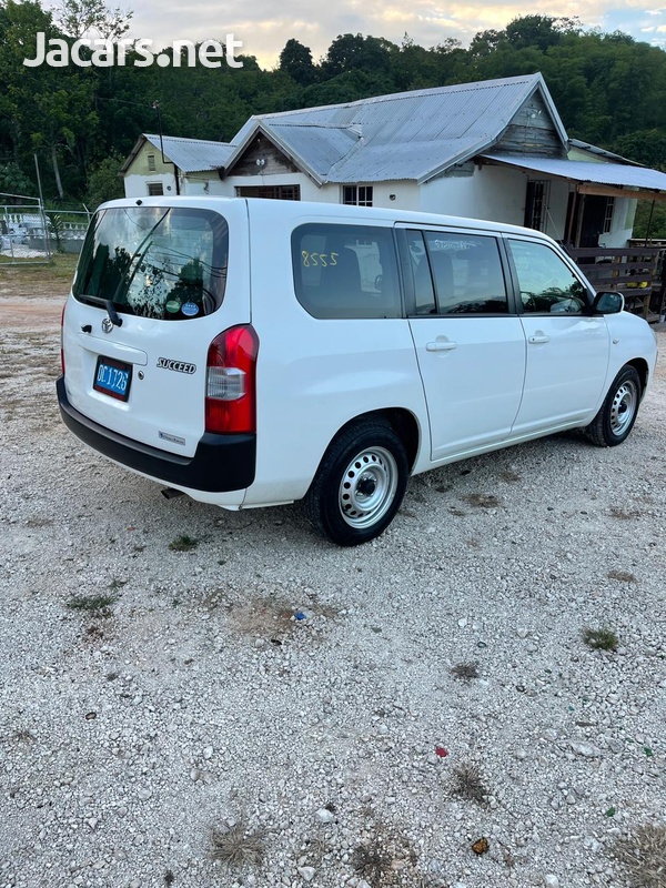 Toyota Probox 1,5L 2016-4