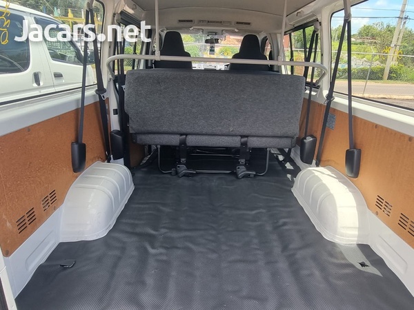 Toyota Hiace 2,0L 2013-7