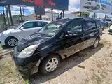 Toyota Isis 1,8L 2016, Manchester - 2