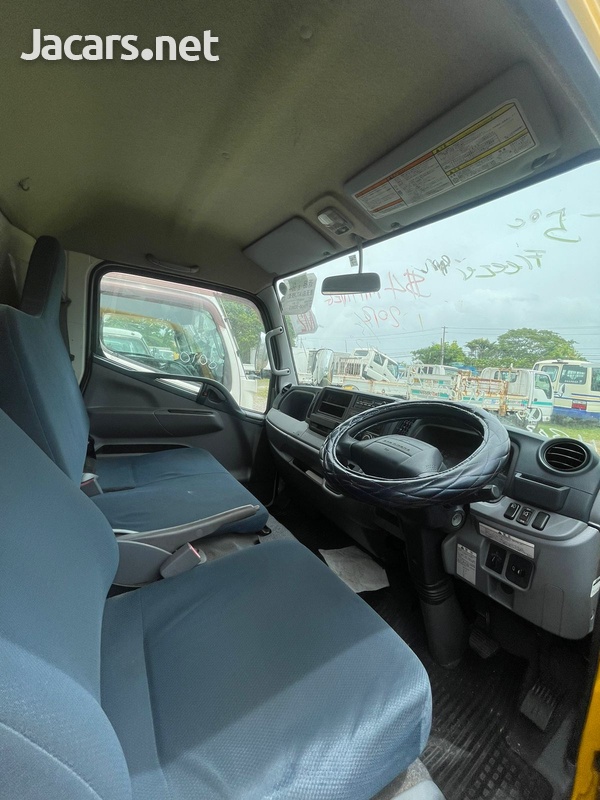 2012 Mitsubishi Canter-3
