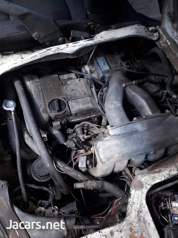 Toyota Hiace 2,7L 2001-6