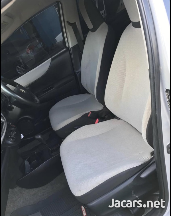 Toyota Vitz 1,3L 2011-2