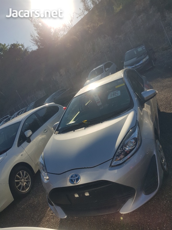 Toyota Aqua 1,5L 2016-8