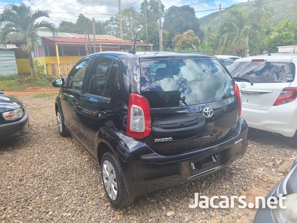 Toyota Passo 1,0L 2015-4