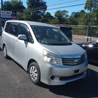 Toyota Noah 2,0L 2013 Toyota Noah 2,0L 2013