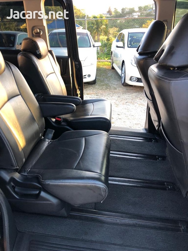 Honda Stepwgn Spada 2,0L 2013-11