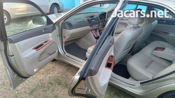 Toyota Camry 2,0L 2004-3