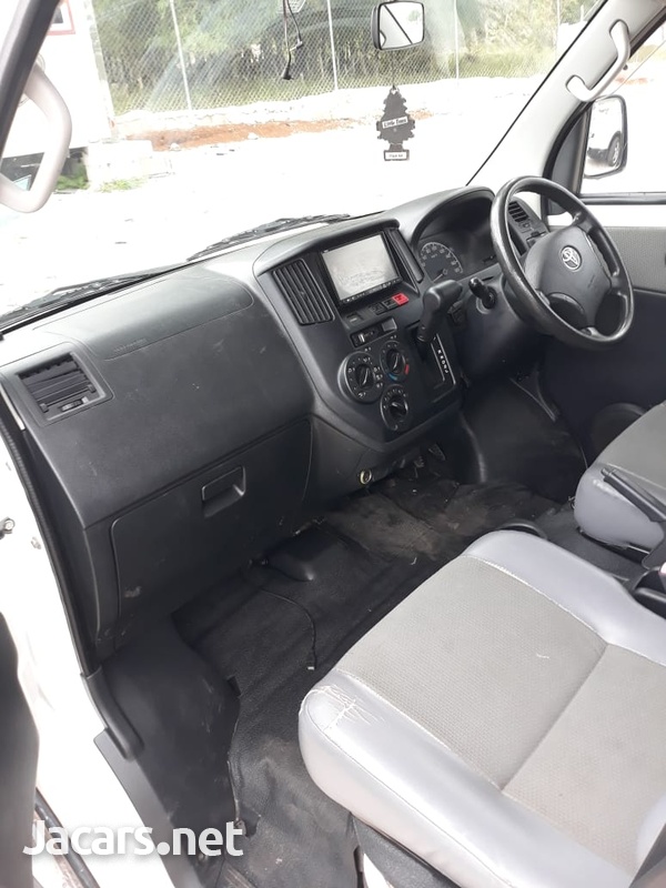 Toyota Town Ace 1,8L 2013-6