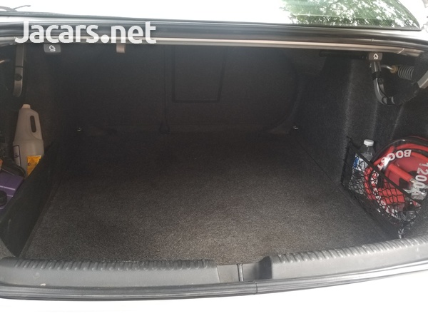 Volkswagen Jetta 1,4L 2012-7