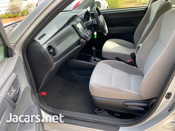 Toyota Axio 1,3L 2017-9