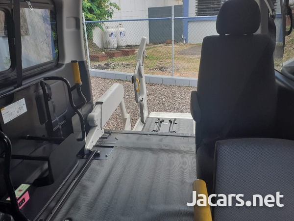Toyota Hiace 2,0L 2014-9