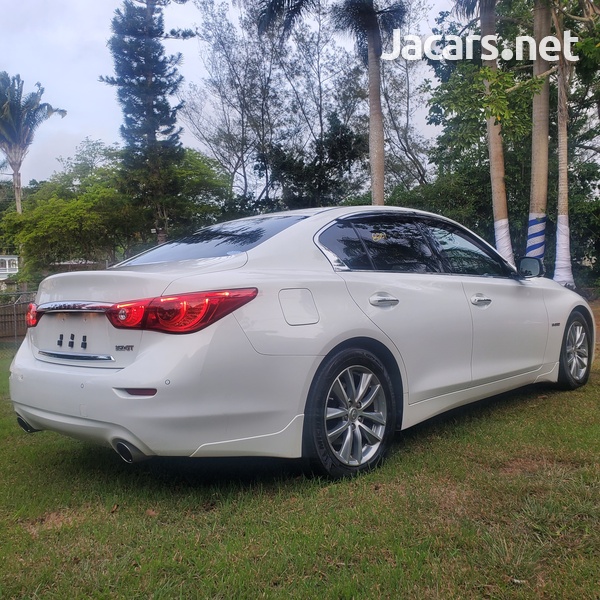 Nissan Skyline 3,5L 2015-4