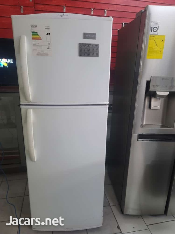 Fridigdaire Frost free-1