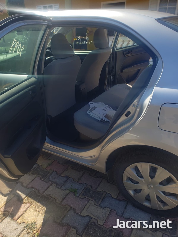 Toyota Axio 1,5L 2015-3