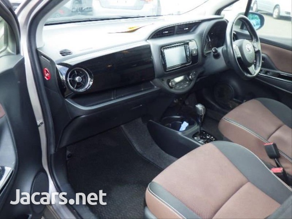 Toyota Vitz 1,3L 2017-10
