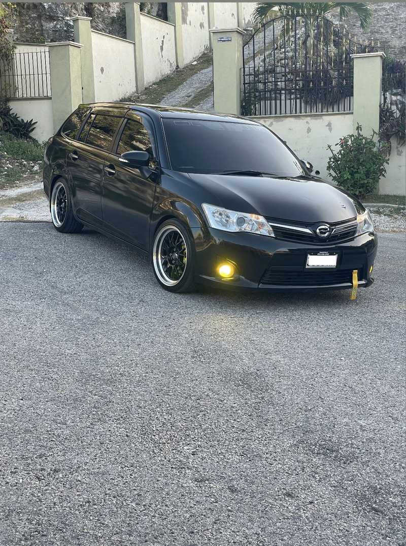 Toyota Fielder 1,8L 2015 JA$1,850,000 №2523140 in Saint James