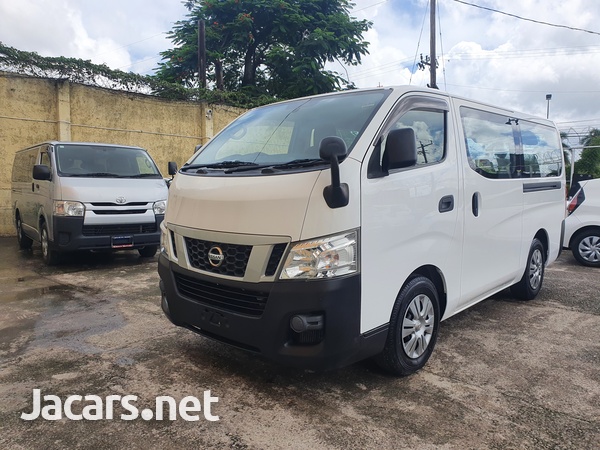 Nissan Caravan 2016-3