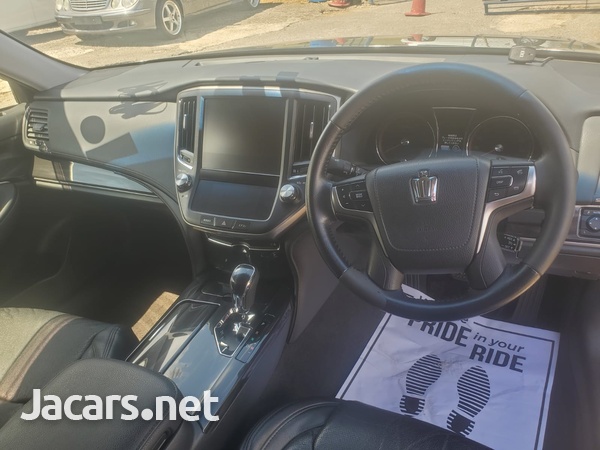 Toyota Crown 3,0L 2015-5