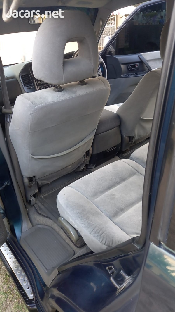 Mitsubishi Pajero 3,0L 2003-9