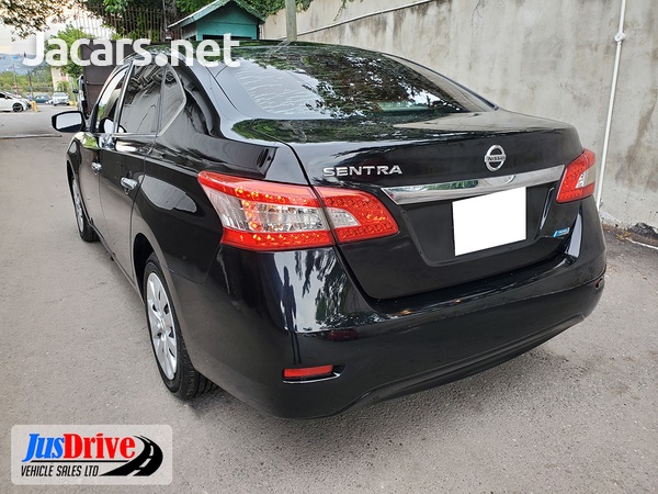 Nissan Sentra 2,0L 2013-4