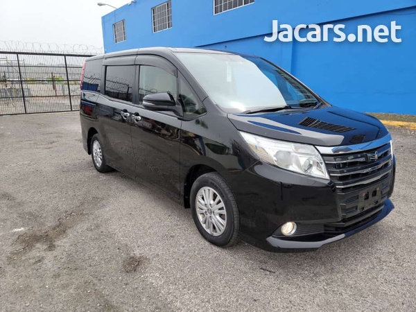 Toyota Noah 2,0L 2014-1