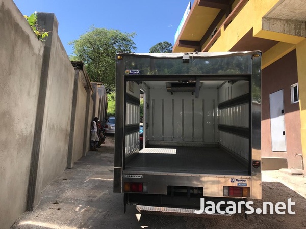 2012 Isuzu Box Truck-6