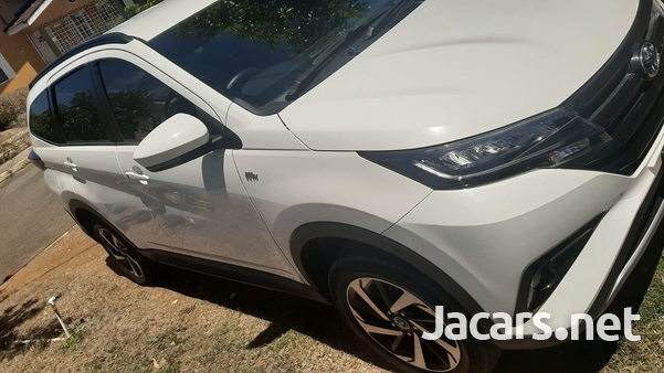 Toyota Rush 1,7L 2019-3