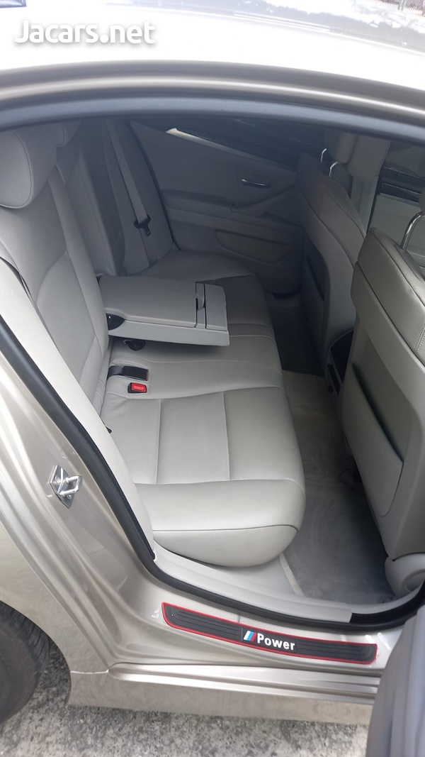 BMW 5-Series 2,0L 2012-8