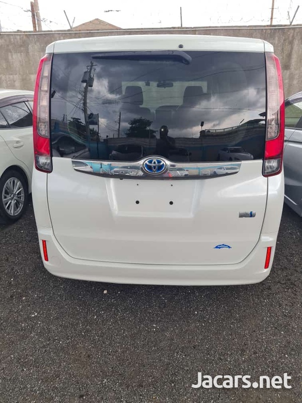 2014 Toyota Noah-3