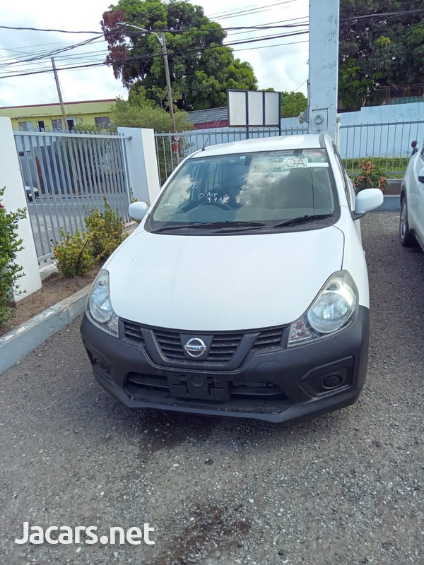 Nissan AD Wagon 1,5L 2017 JA1,200,000 №2395008 in Kingston AD Wagon