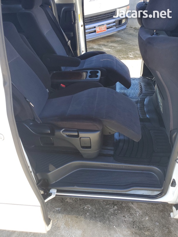 2013 Toyota Vellfire-5