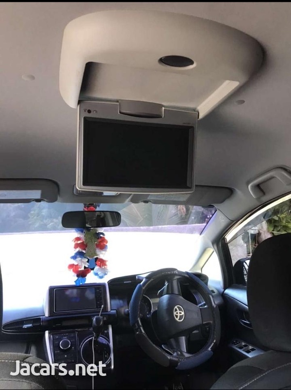 Toyota Wish 1,8L 2009-4