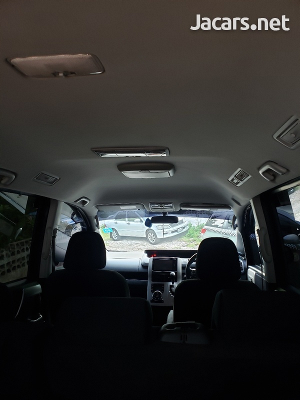 Toyota Noah 2,0L 2011-14